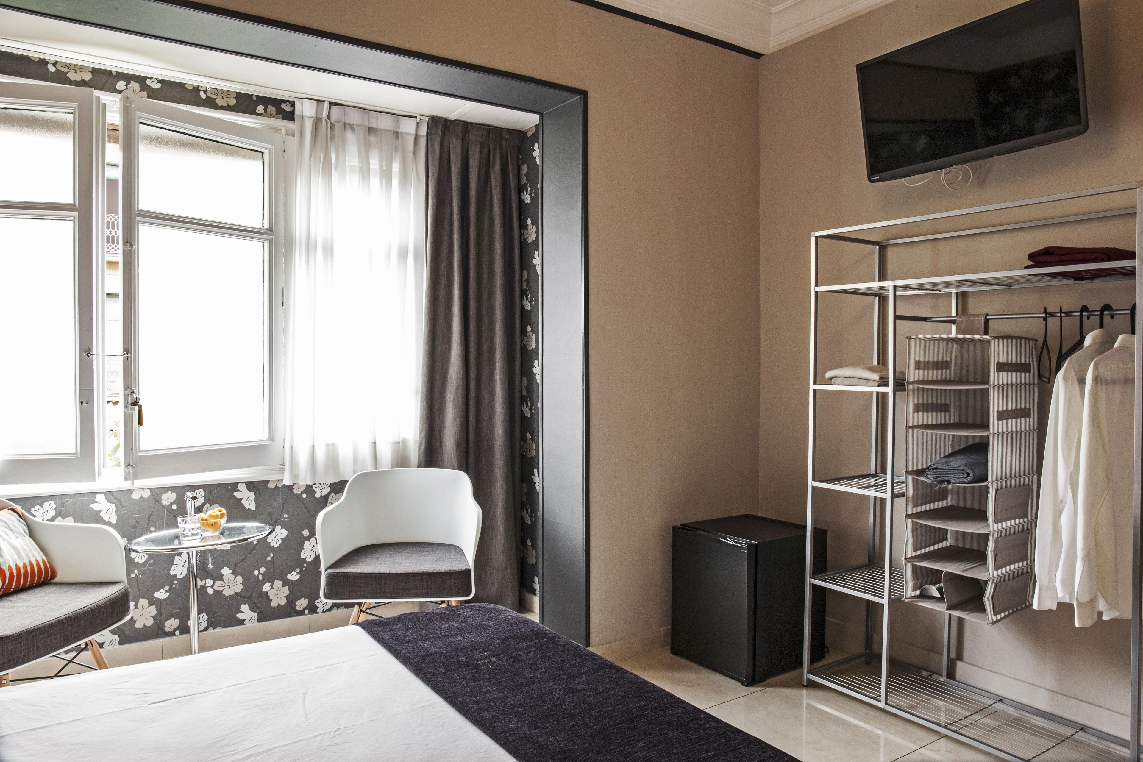 Ainb B&B Eixample-Muntaner — Photos 1